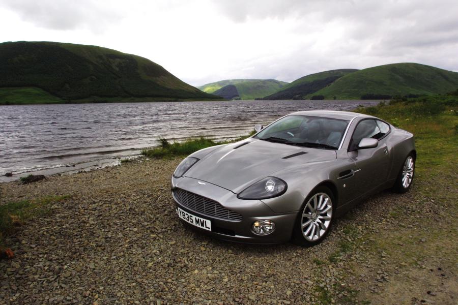  Aston Martin V12 Vanquish 2001 года  (UK) (фото 27 из 44)